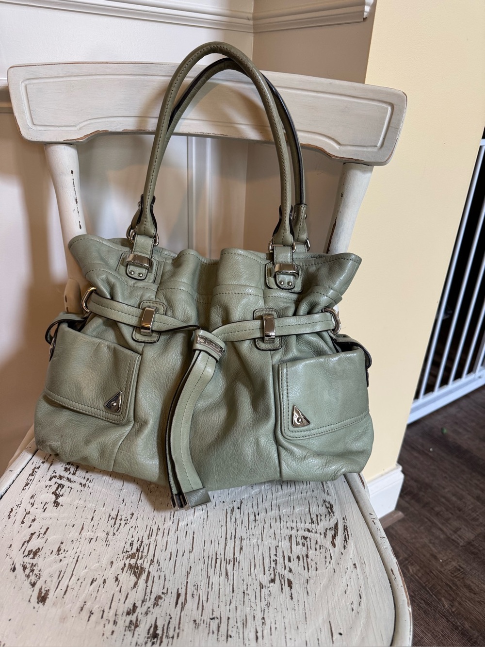B. Makowsky Soft Sage Leather Tote Handbag - Women's Shoulder Bag